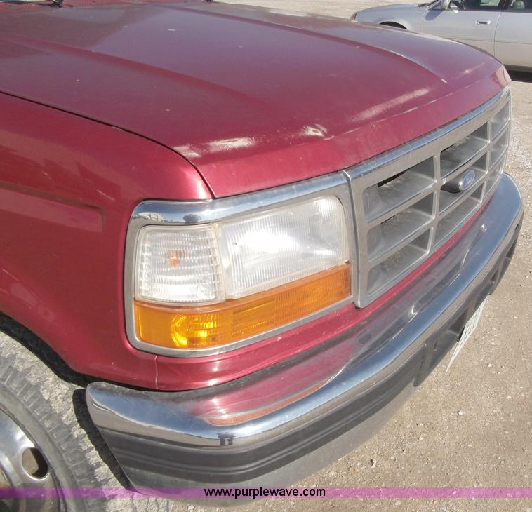 image for item B5061 1996 Ford F350 XLT crew cab pickup truck