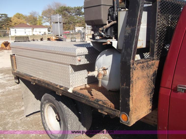 image for item B5061 1996 Ford F350 XLT crew cab pickup truck