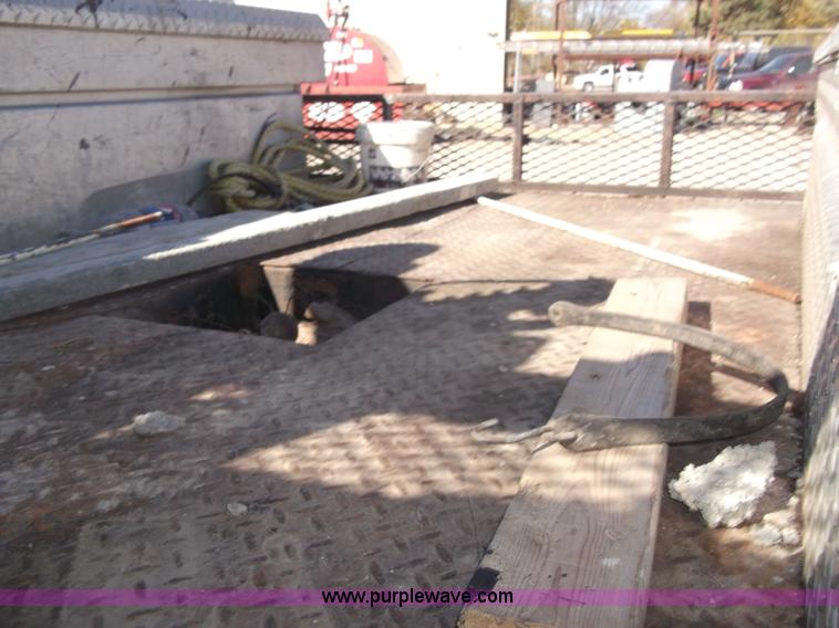 image for item B5061 1996 Ford F350 XLT crew cab pickup truck