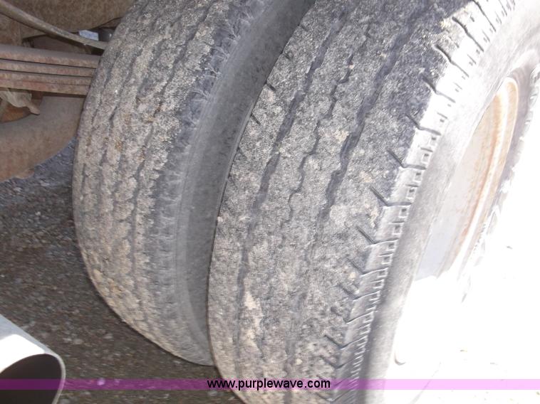 image for item B5061 1996 Ford F350 XLT crew cab pickup truck