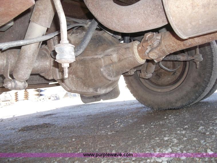 image for item B5061 1996 Ford F350 XLT crew cab pickup truck