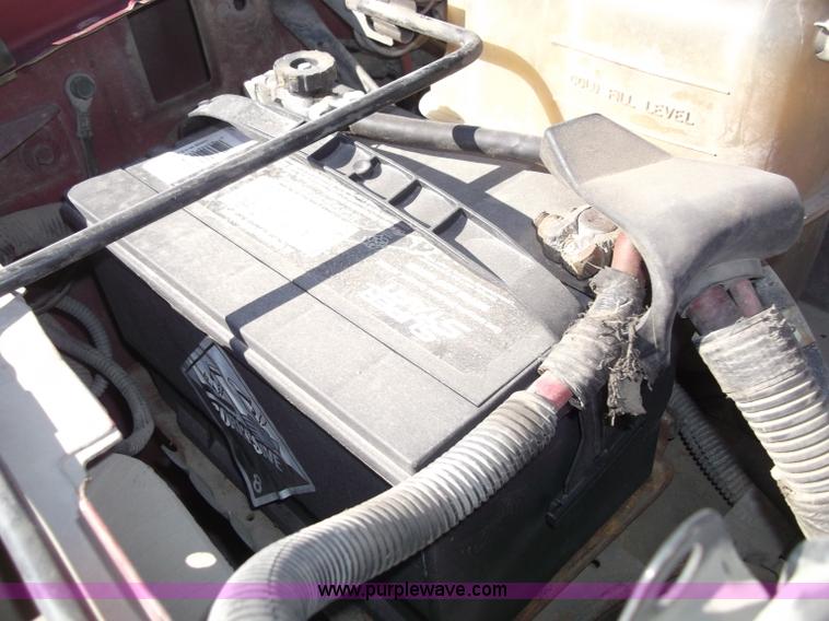 image for item B5061 1996 Ford F350 XLT crew cab pickup truck