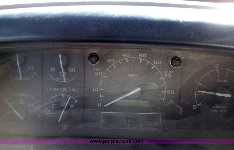 image for item B5061 1996 Ford F350 XLT crew cab pickup truck