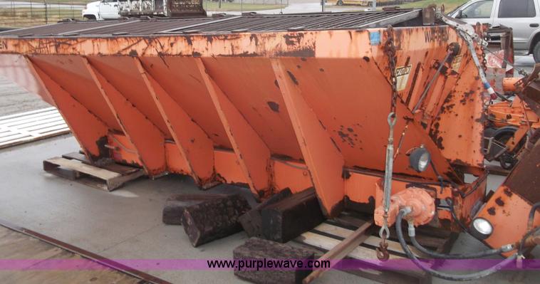 image for item B5064 1999 Warren salt spreader