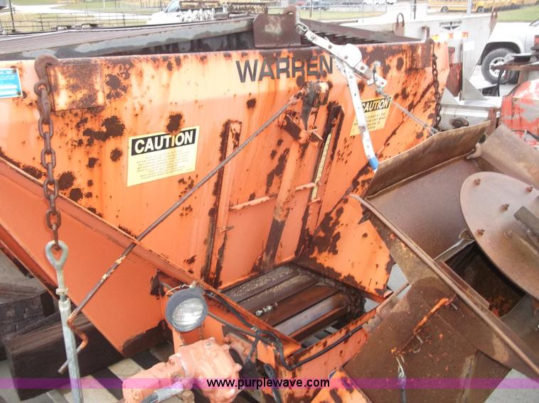 image for item B5064 1999 Warren salt spreader