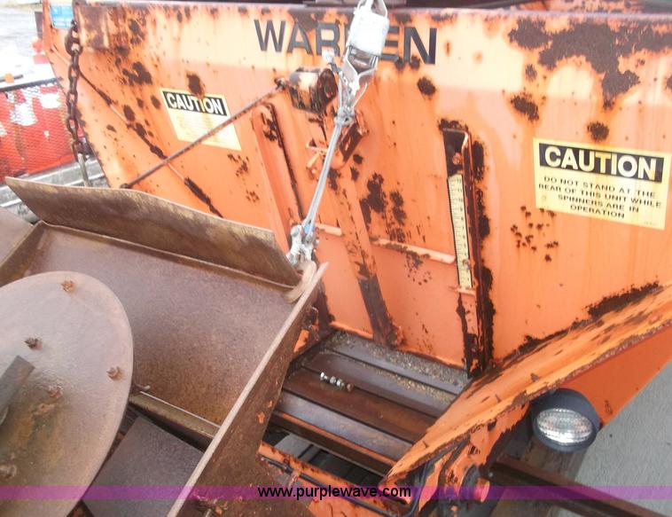 image for item B5064 1999 Warren salt spreader