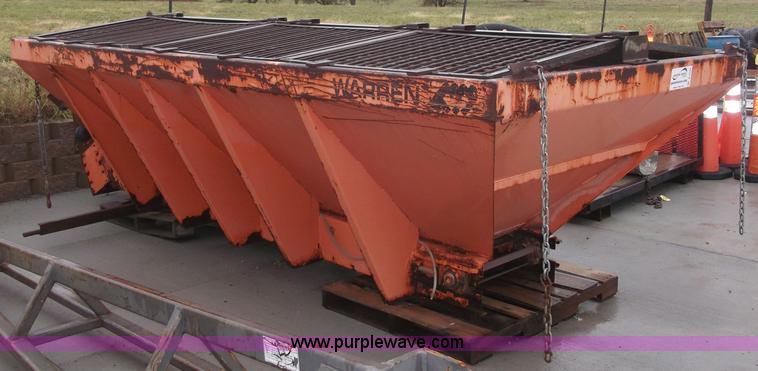 image for item B5064 1999 Warren salt spreader