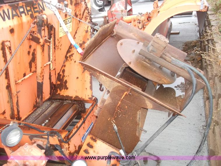 image for item B5064 1999 Warren salt spreader