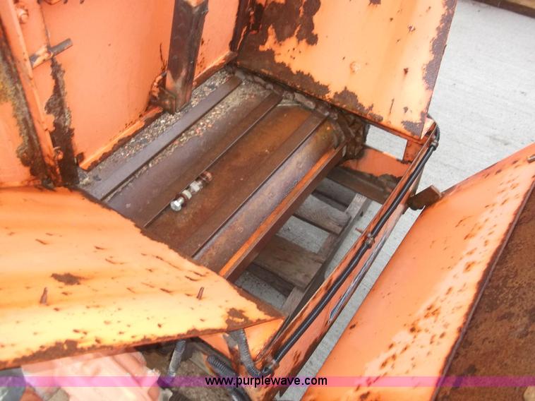 image for item B5064 1999 Warren salt spreader