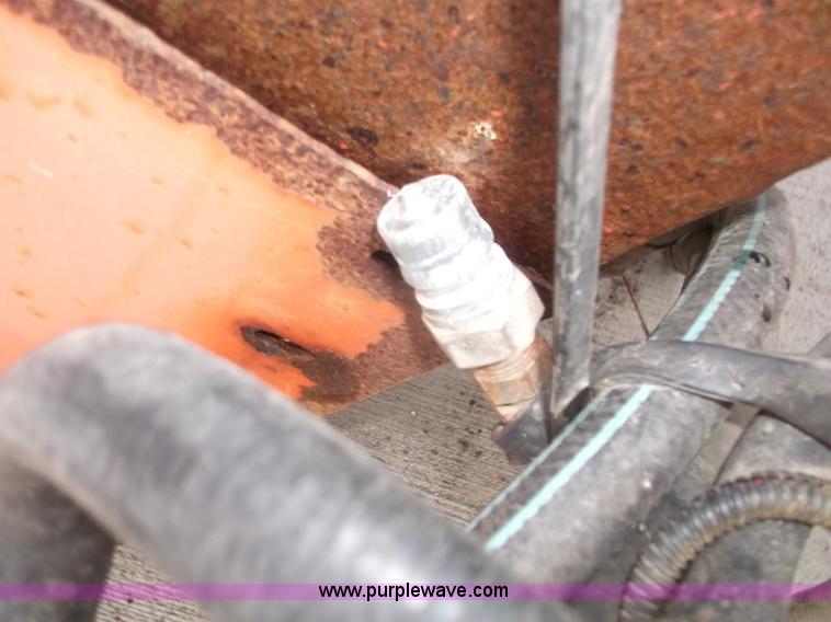 image for item B5064 1999 Warren salt spreader