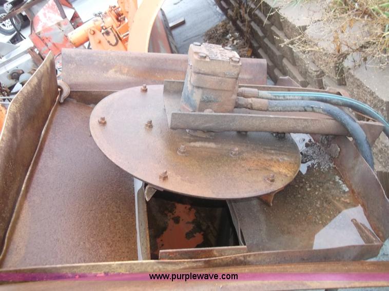 image for item B5064 1999 Warren salt spreader