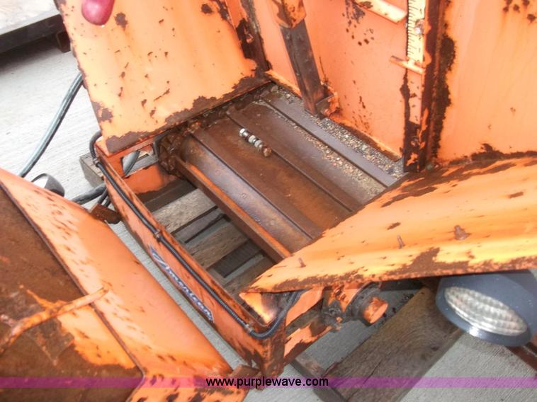 image for item B5064 1999 Warren salt spreader