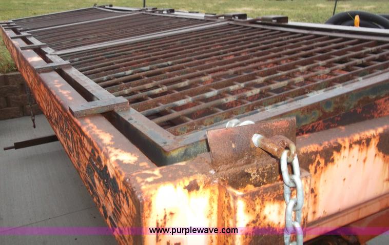 image for item B5064 1999 Warren salt spreader