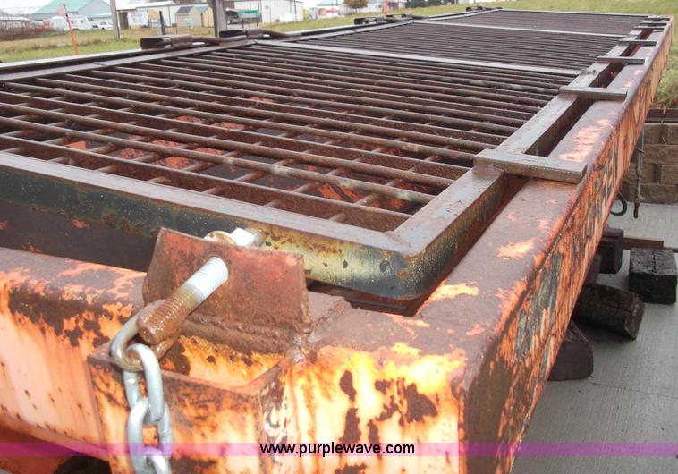 image for item B5064 1999 Warren salt spreader