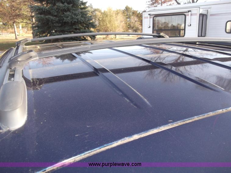 image for item B5069 2002 Chrysler Voyager LX mini van