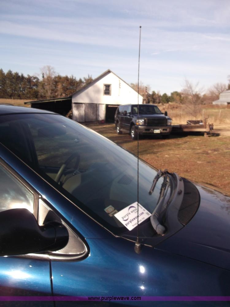 image for item B5069 2002 Chrysler Voyager LX mini van