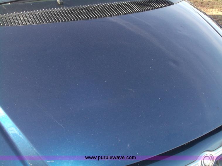 image for item B5069 2002 Chrysler Voyager LX mini van