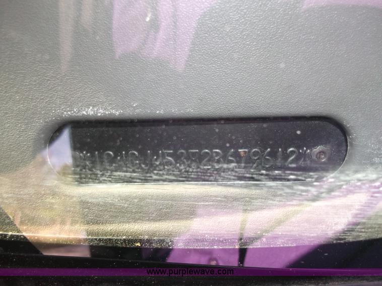 image for item B5069 2002 Chrysler Voyager LX mini van