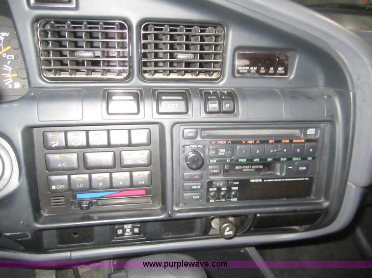 image for item B5546 1994 Toyota Land Cruiser SUV