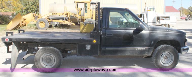 image for item B8617 2000 Chevrolet K3500LS  pickup truck