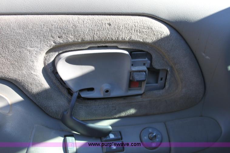 image for item B8617 2000 Chevrolet K3500LS  pickup truck