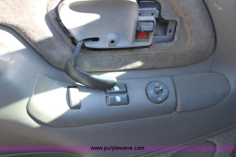 image for item B8617 2000 Chevrolet K3500LS  pickup truck