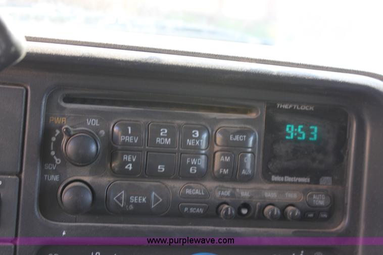 image for item B8617 2000 Chevrolet K3500LS  pickup truck