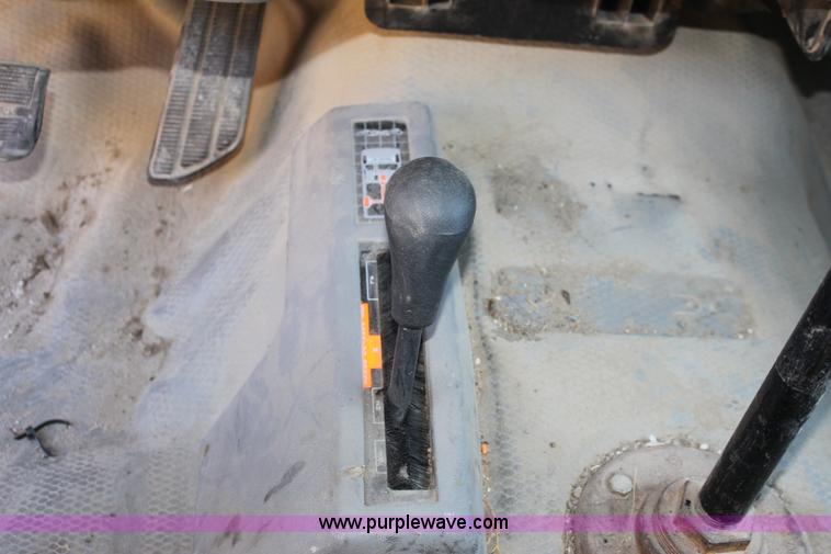 image for item B8617 2000 Chevrolet K3500LS  pickup truck