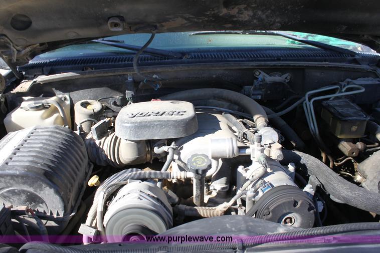 image for item B8617 2000 Chevrolet K3500LS  pickup truck