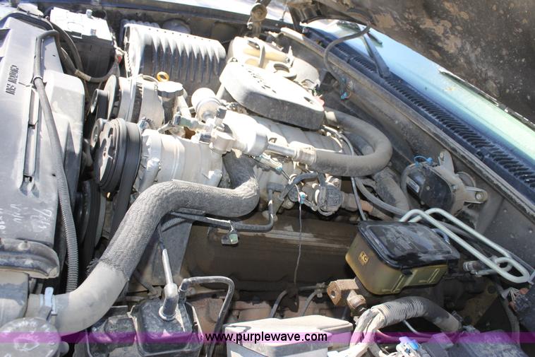 image for item B8617 2000 Chevrolet K3500LS  pickup truck