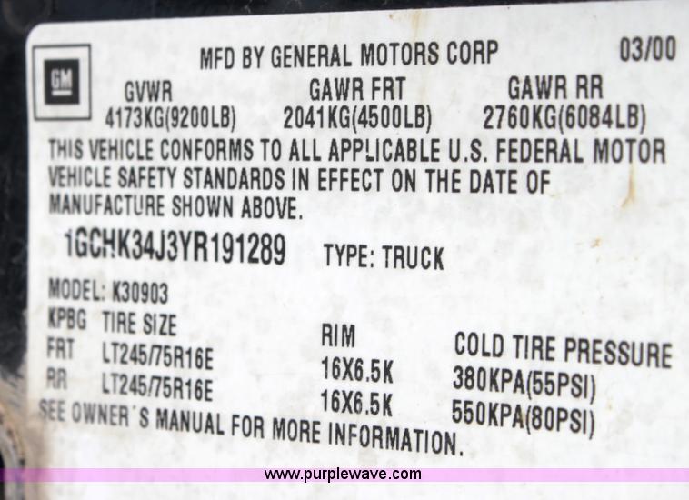 image for item B8617 2000 Chevrolet K3500LS  pickup truck