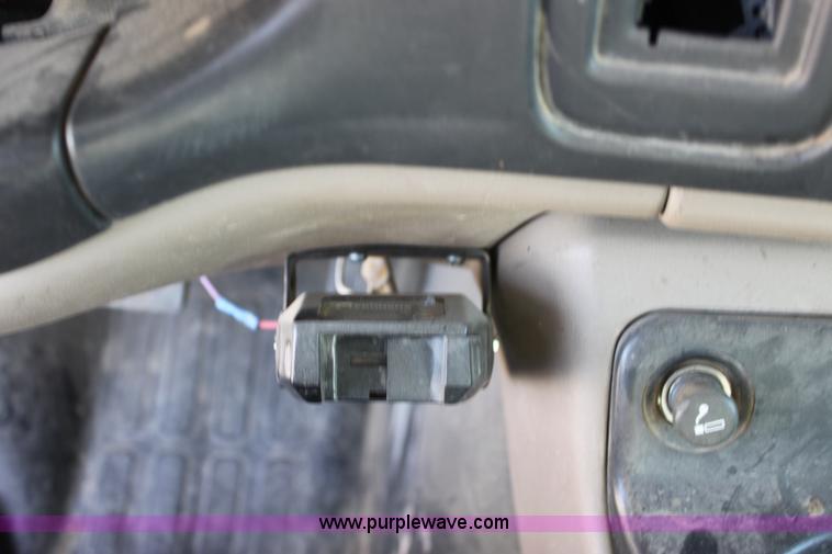 image for item B8662 1999 Chevrolet Express G2500 cargo van