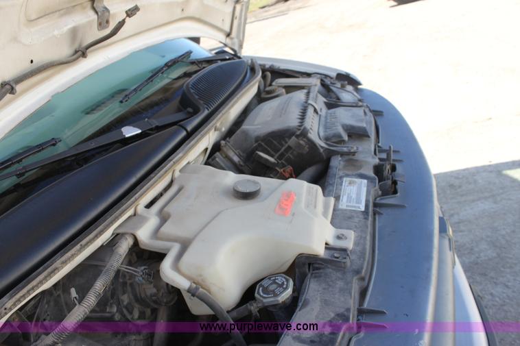 image for item B8662 1999 Chevrolet Express G2500 cargo van