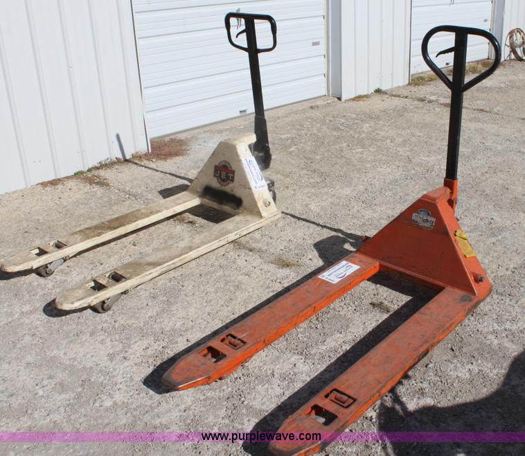 image for item B8666 Northern Industry pallet jack