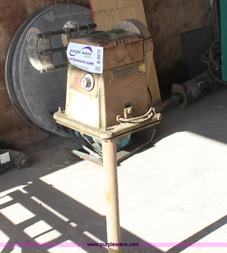 image for item B8670 Red Devil paint shaker