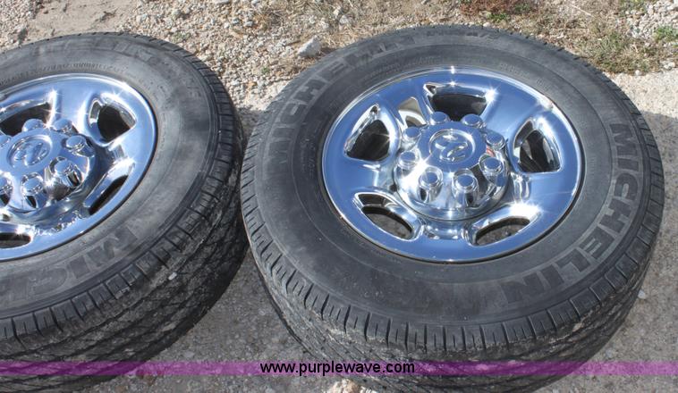 image for item B8673 Assorted tires and wheels