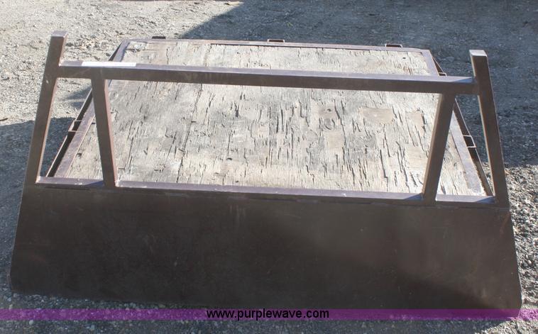 image for item B9439 Pickup truck flatbed