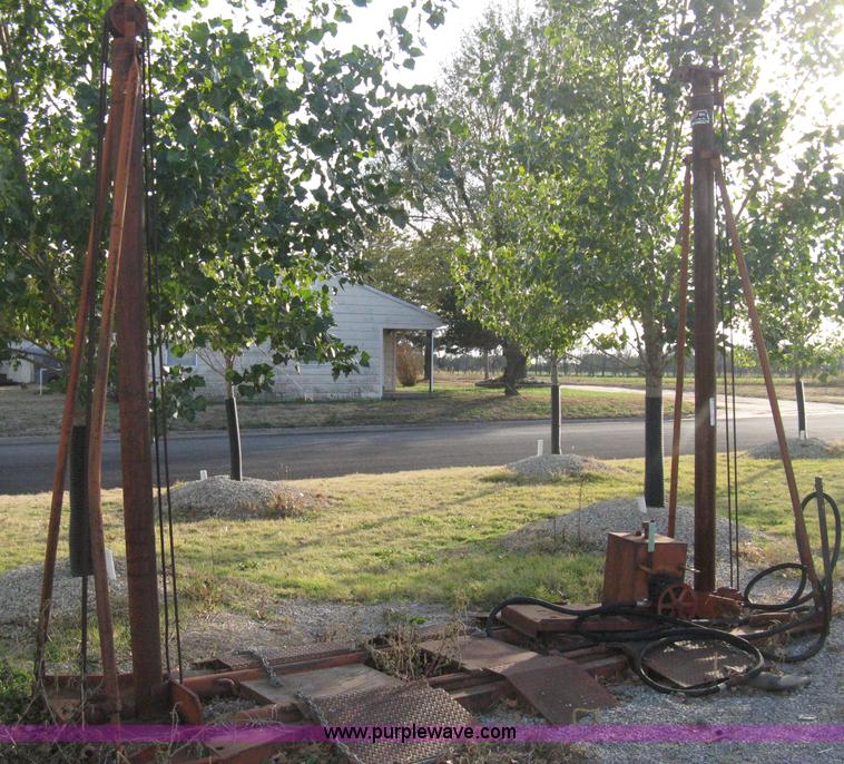 image for item B9606 Energy Manuf. truck lift