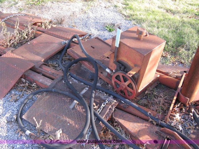 image for item B9606 Energy Manuf. truck lift