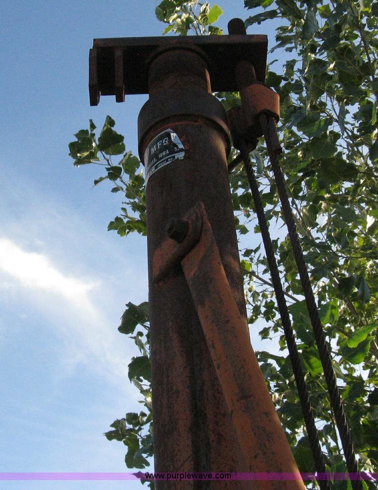 image for item B9606 Energy Manuf. truck lift