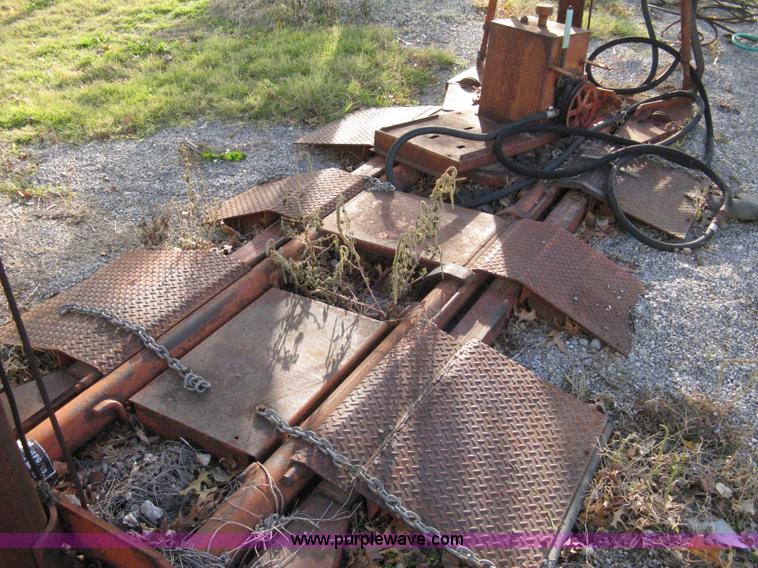 image for item B9606 Energy Manuf. truck lift