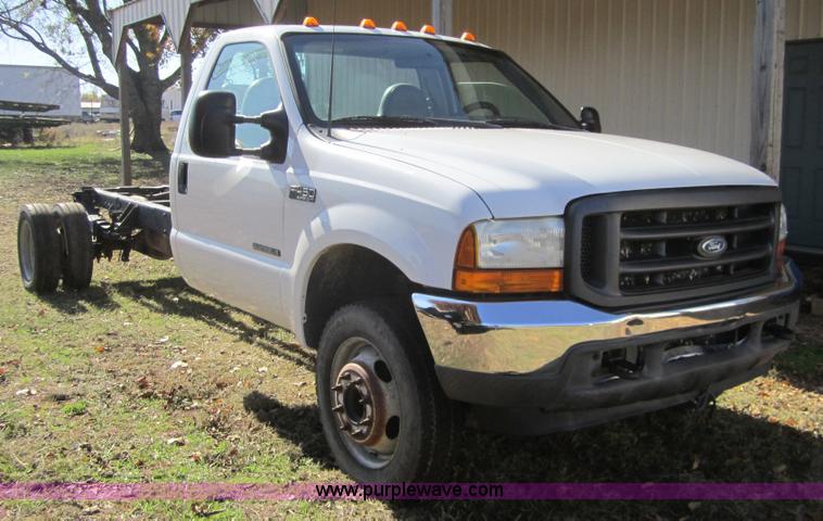 image for item C5198 2001 Ford F450 XL Super Duty truck cab and chassis