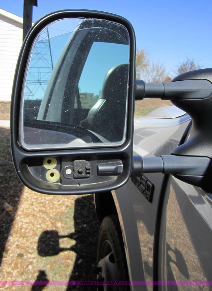 image for item C5198 2001 Ford F450 XL Super Duty truck cab and chassis