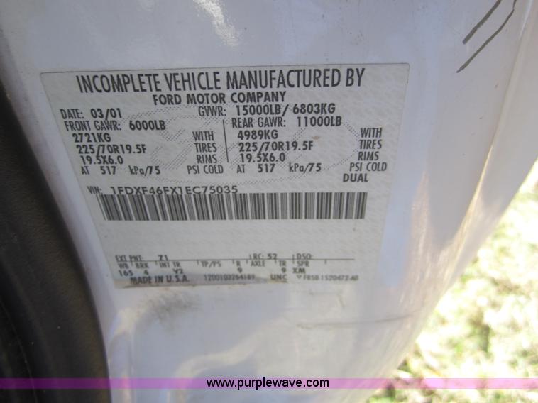 image for item C5198 2001 Ford F450 XL Super Duty truck cab and chassis