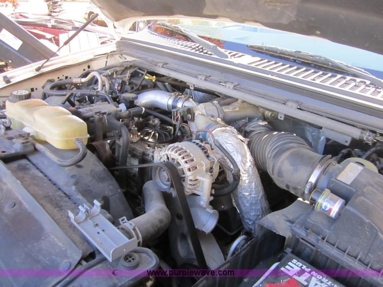 image for item C5198 2001 Ford F450 XL Super Duty truck cab and chassis