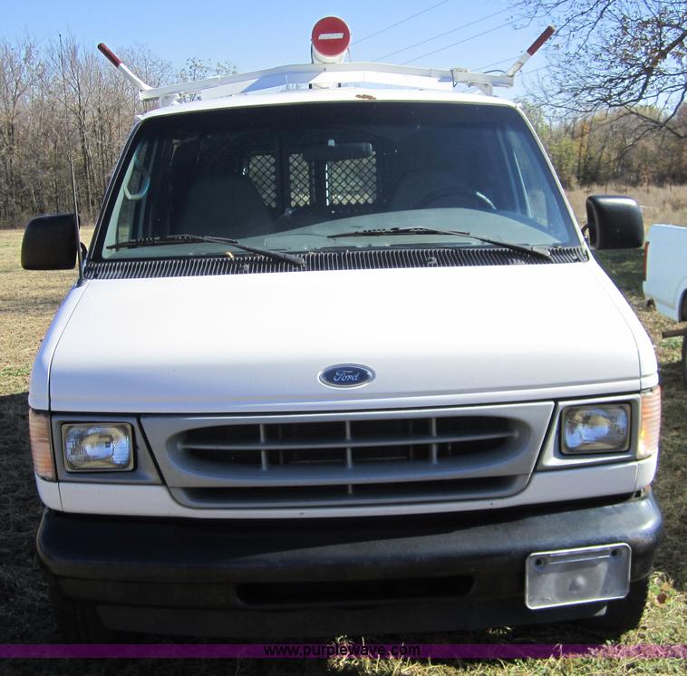 image for item C5202 2002 Ford E250 cargo van