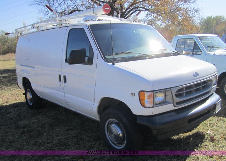 image for item C5202 2002 Ford E250 cargo van