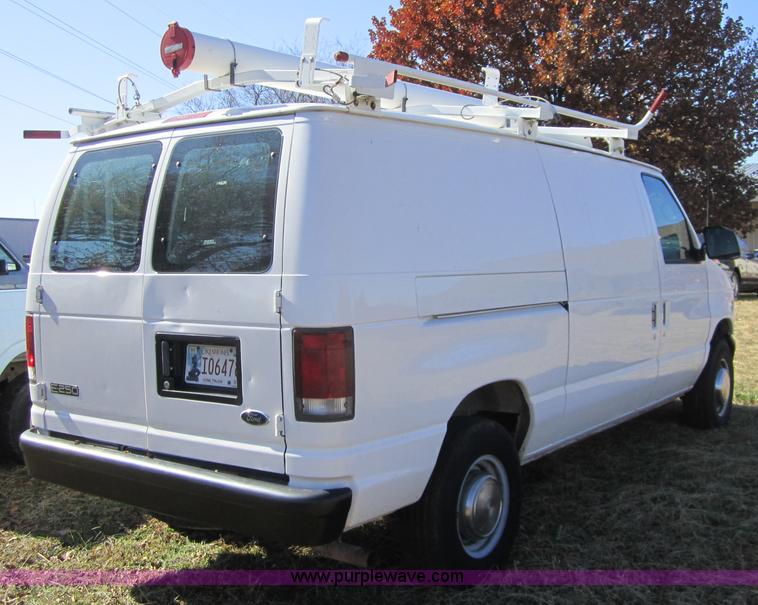 image for item C5202 2002 Ford E250 cargo van