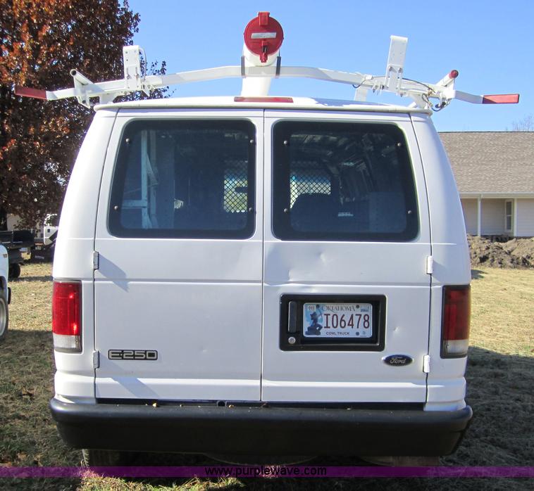 image for item C5202 2002 Ford E250 cargo van