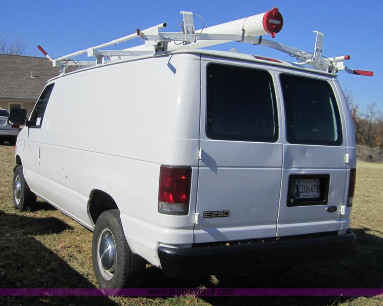 image for item C5202 2002 Ford E250 cargo van
